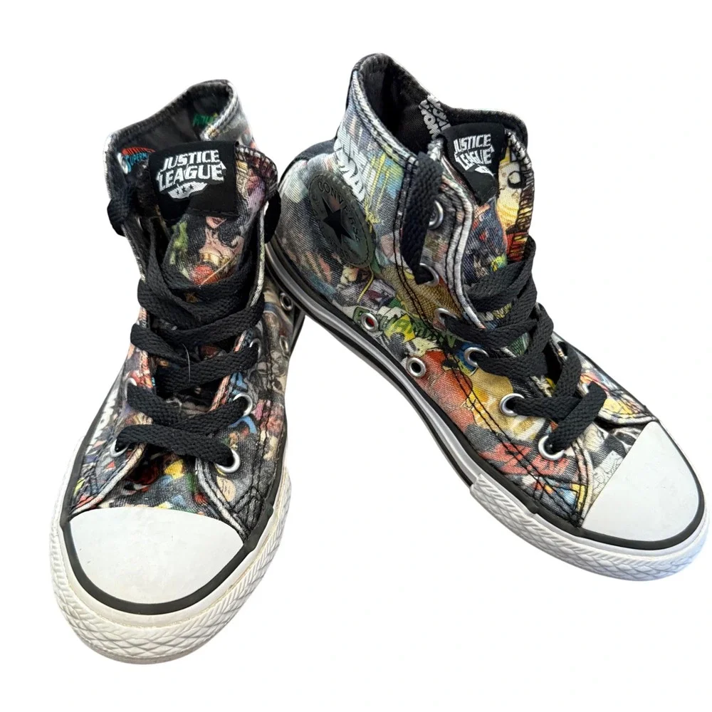 Converse Chuck Taylor All‎ Star Justice League High Top Youth Size 1 Comic Print